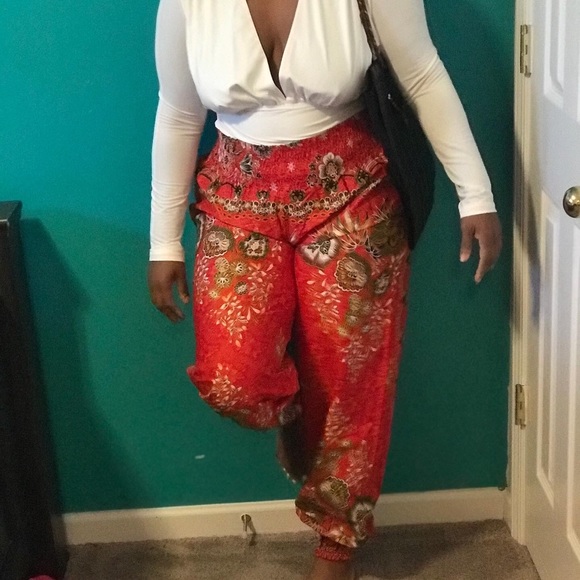 Ballon pants (have multiple sizes) - Picture 2 of 3